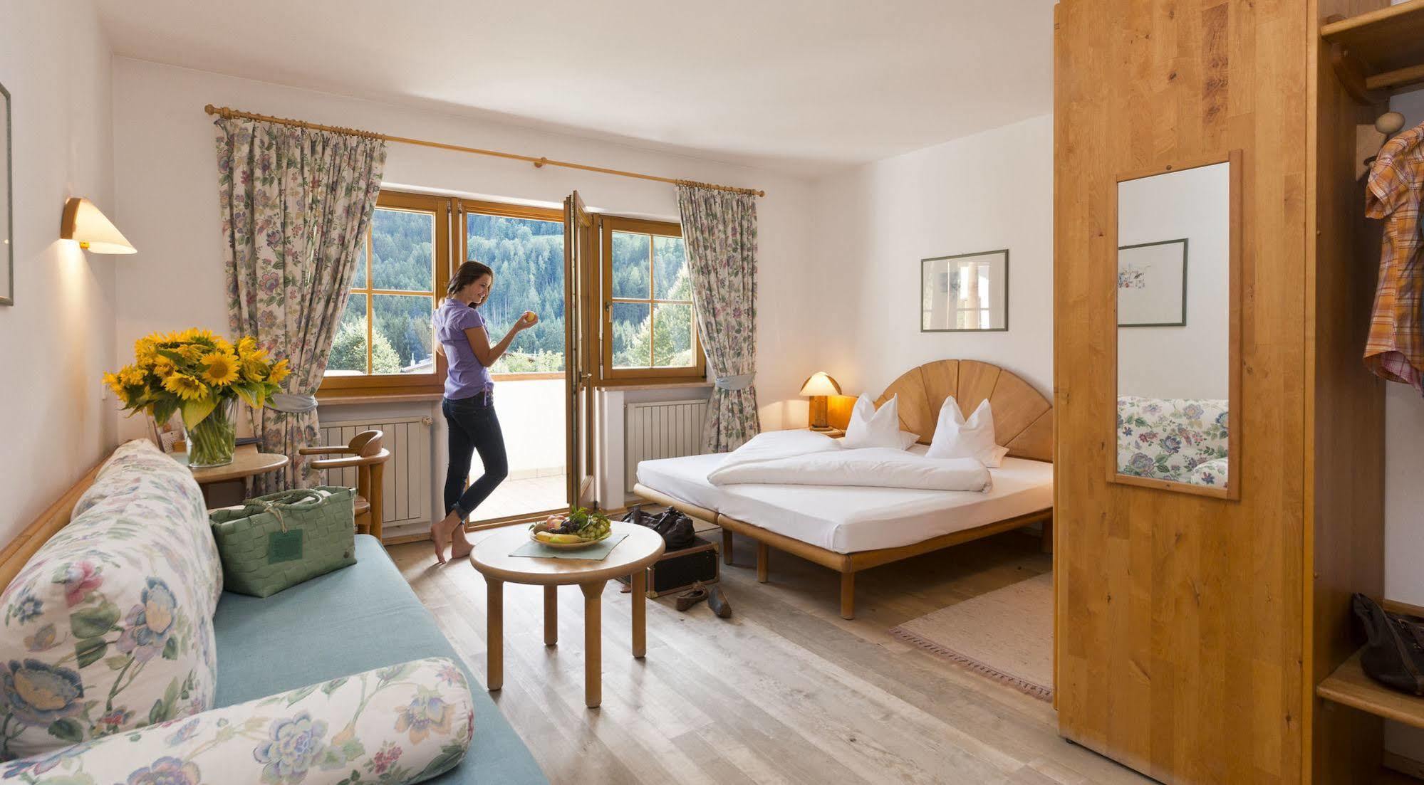 Taubers Bio Vitalhotel Chienes Luaran gambar